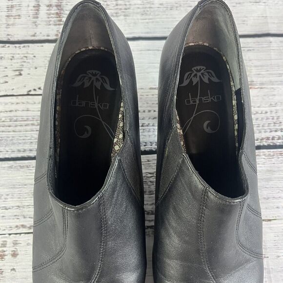 Dansko Heels Pumps Shoes size 41 10.5 Black Leather Slip On Closed Toe Comfort - Picture 3 of 9